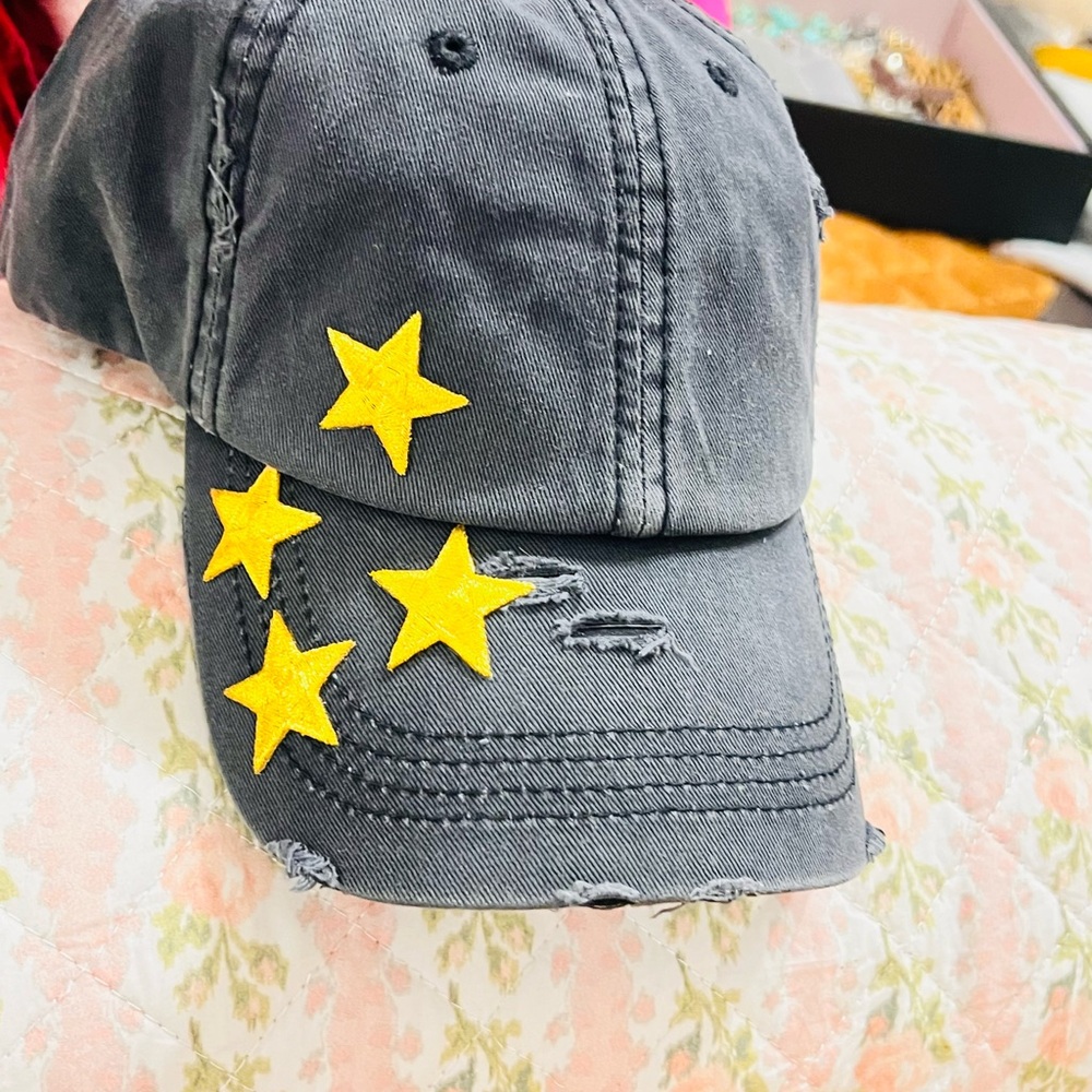 Kids Star-Embellished Gray Cap